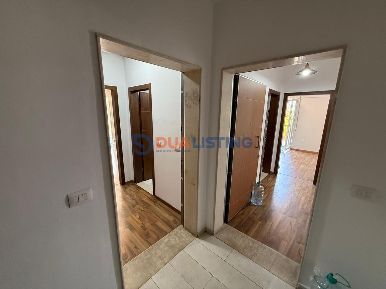 🏢 IN AFFITTO | LOCALE COMMERCIALE CON DUE POSTI AUTO – 21 DHJETORI