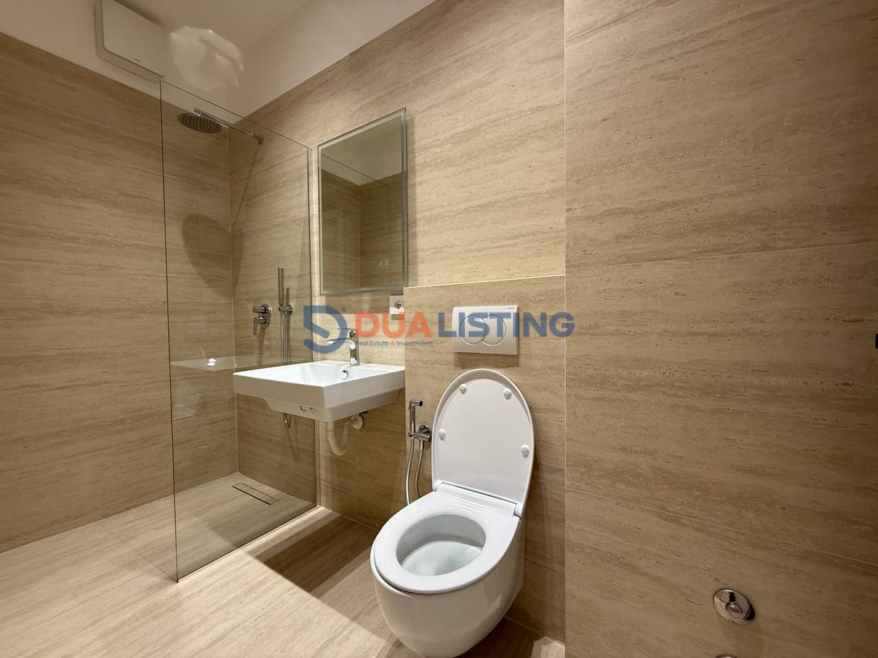 VILË MODERNE ME QIRA TEK GREEN VALLEY RESIDENCE – LIQENI I THATË!