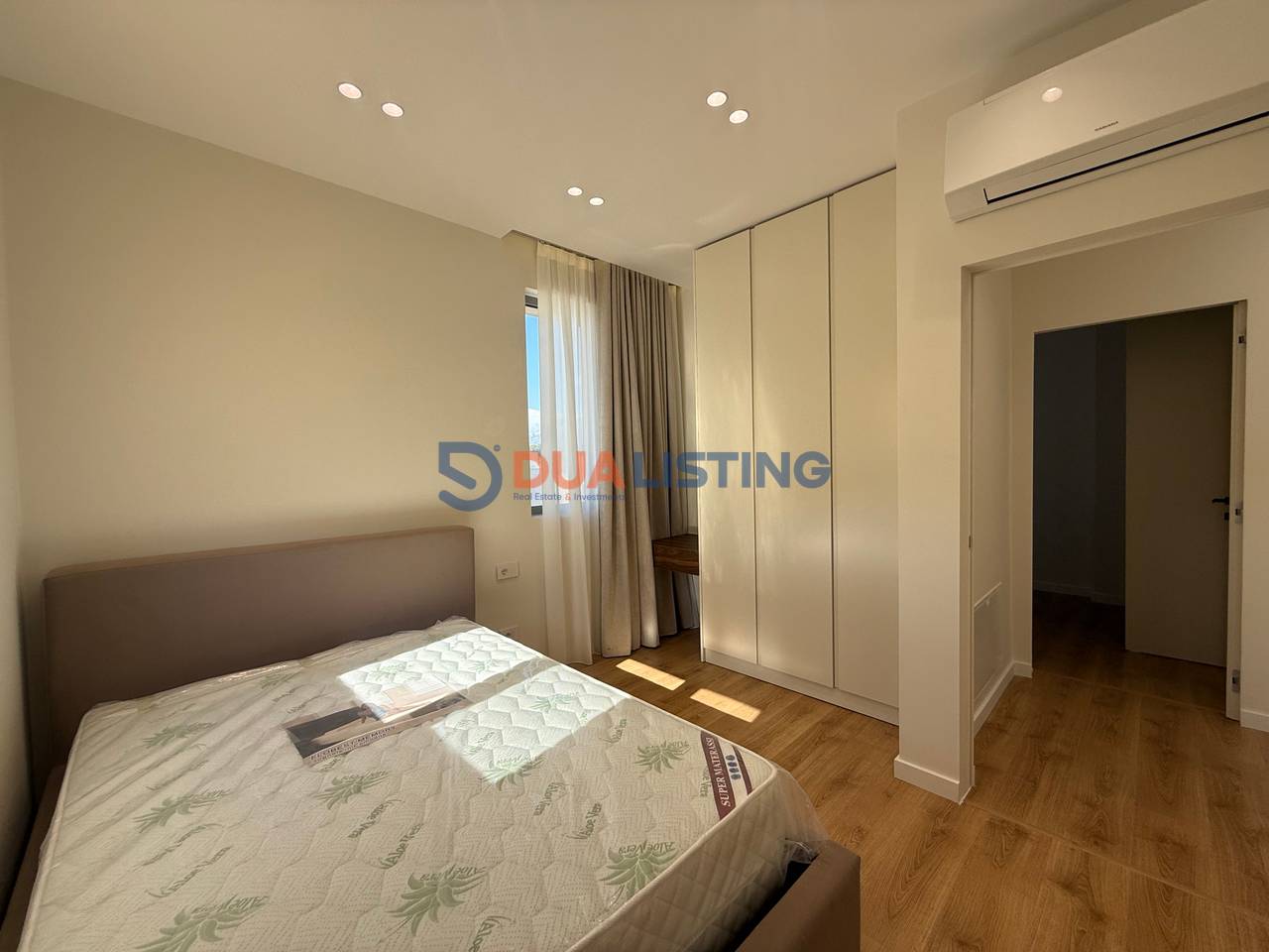 VILË MODERNE ME QIRA TEK GREEN VALLEY RESIDENCE – LIQENI I THATË!