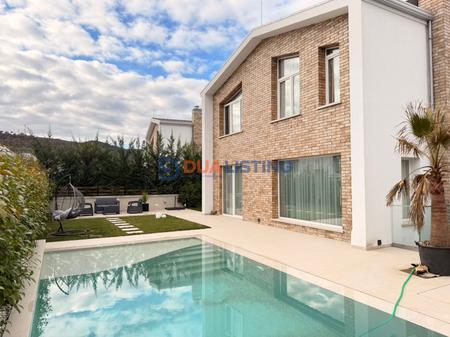 JEPET VILE ME PISHINE TEK REZIDENCA ELYSIUM NE MJULL BATHORE !!