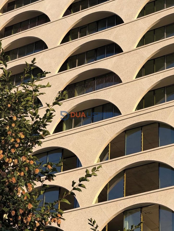 Commercial Unit for Rent Book Building!