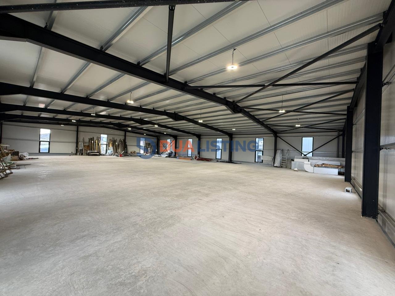 Affittasi – Primo piano del capannone
📍 Kashar, Tirana