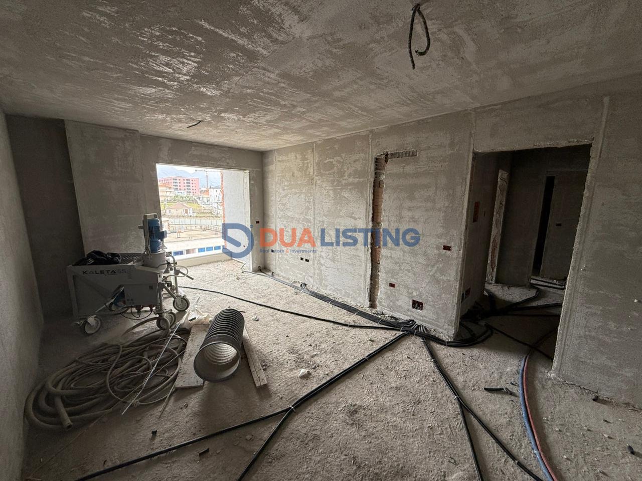 ✨ Exclusive Apartment for Sale 2+1+2 with Parking Space ✨
📍 Paskuqan – Ringside, “Met Invest”