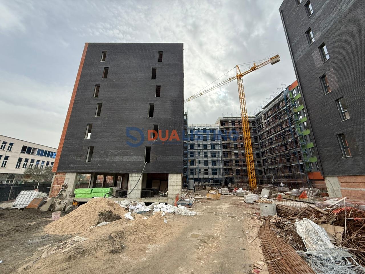 ✨ Exclusive Apartment for Sale 2+1+2 with Parking Space ✨
📍 Paskuqan – Ringside, “Met Invest”