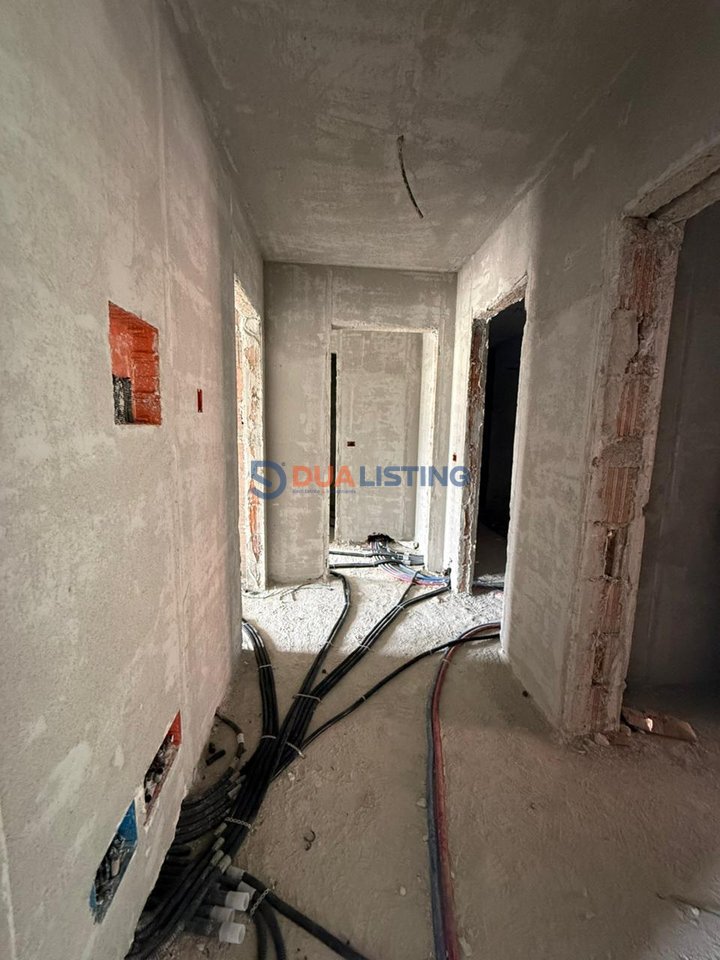 ✨ Exclusive Apartment for Sale 2+1+2 with Parking Space ✨
📍 Paskuqan – Ringside, “Met Invest”