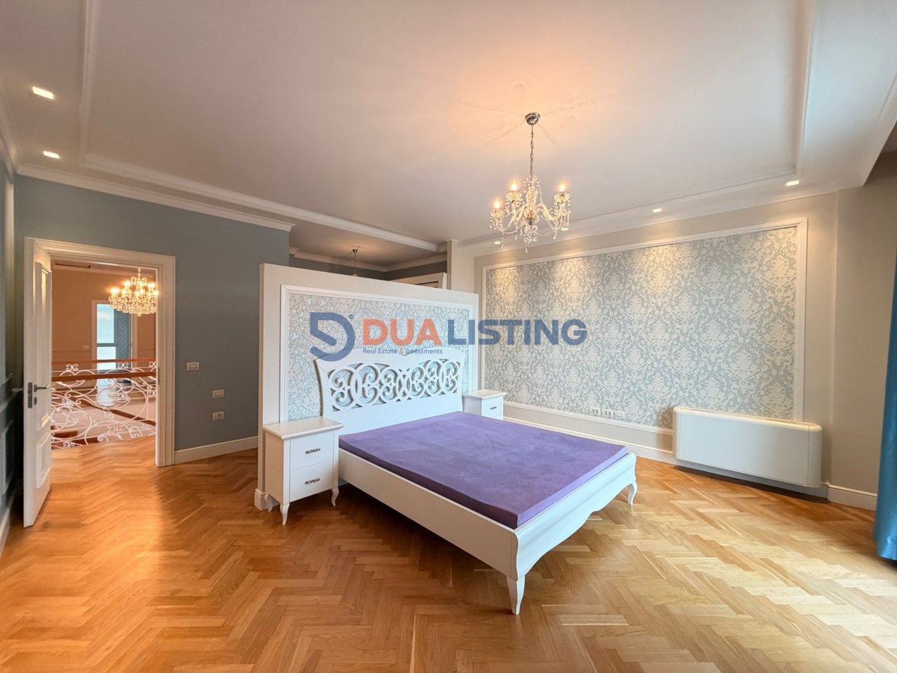 VILË ME PISHINË PËR QIRA NË LIQENIN E THATË!