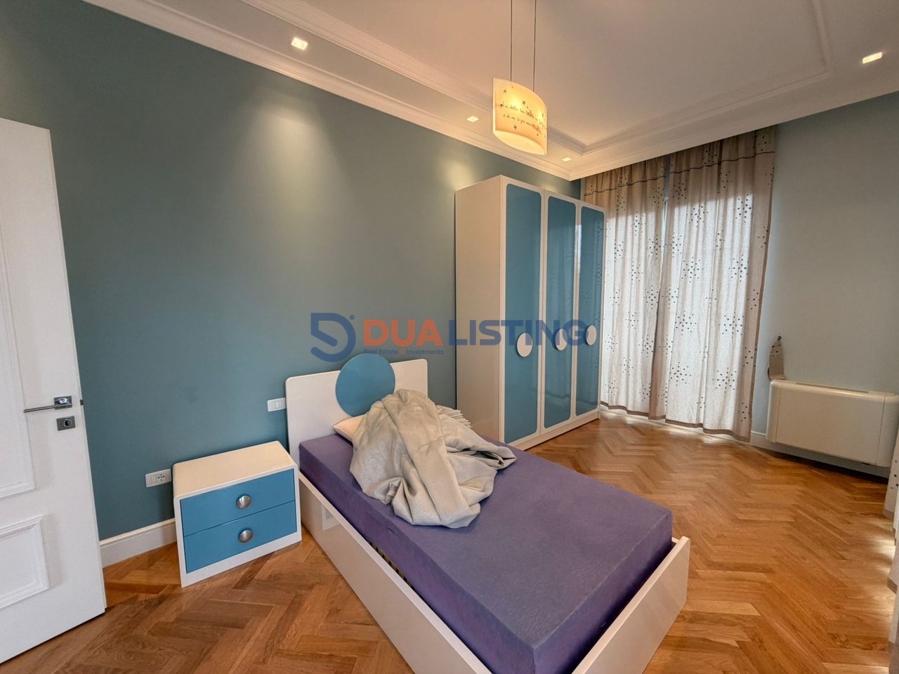 VILË ME PISHINË PËR QIRA NË LIQENIN E THATË!