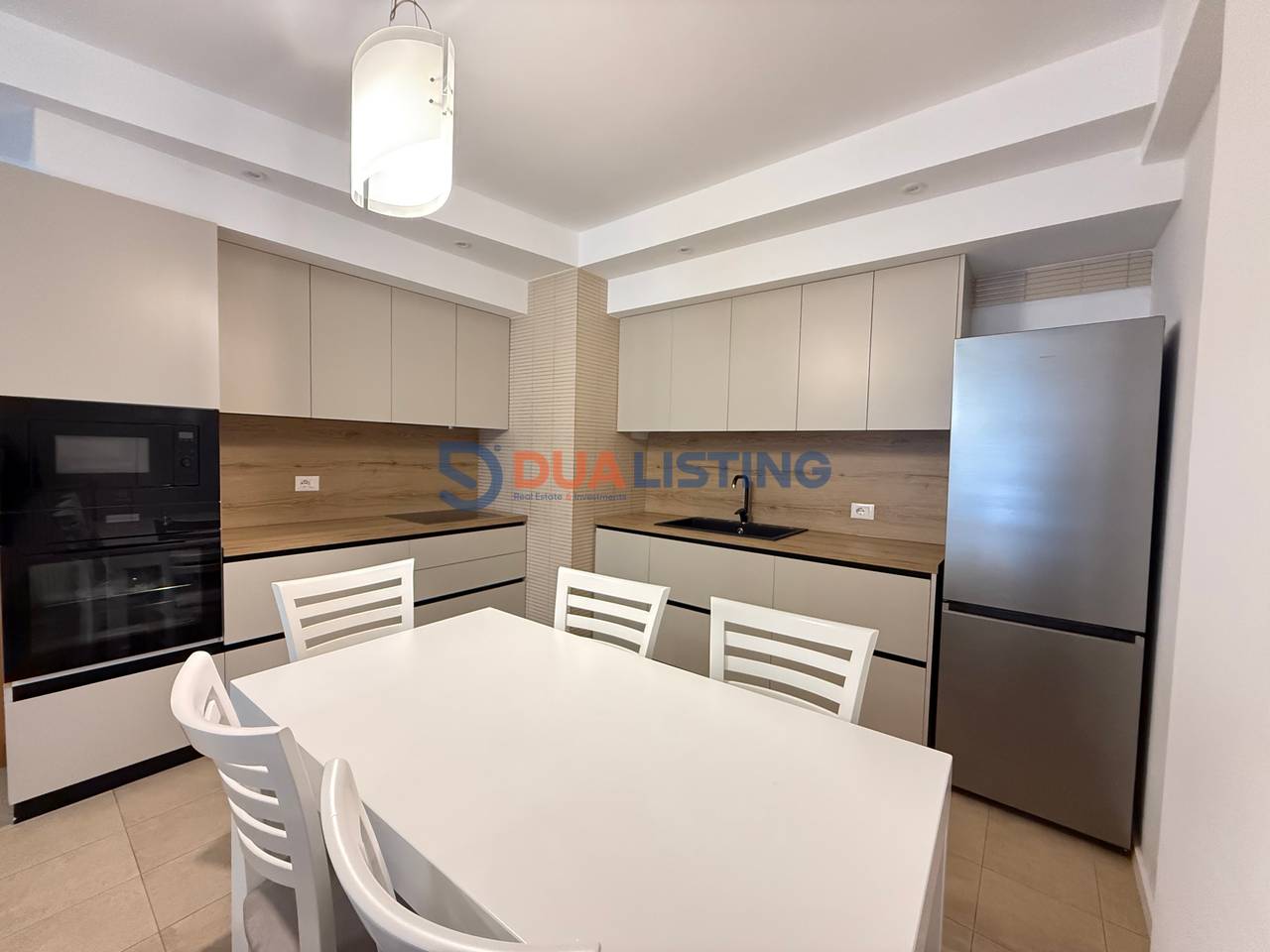 Japim Apartament 2+1+2 me qira te Komuna e Parisit!!