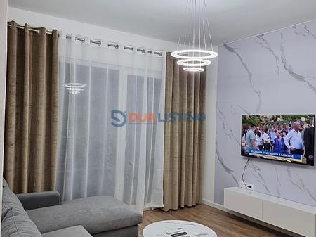 Modern 1+1 Apartment + Parking Space near Komuna e Parisit!