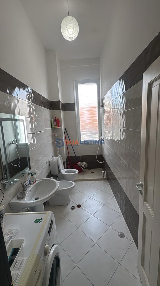 Shitet Apartament 2+1 në Gjirin e Lalzit