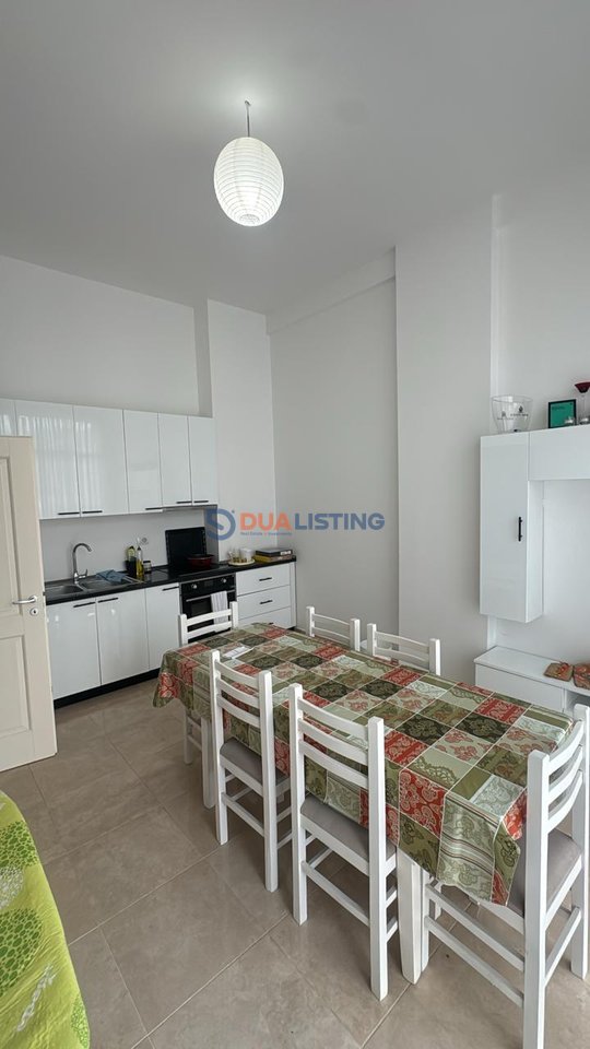 Shitet Apartament 2+1 në Gjirin e Lalzit