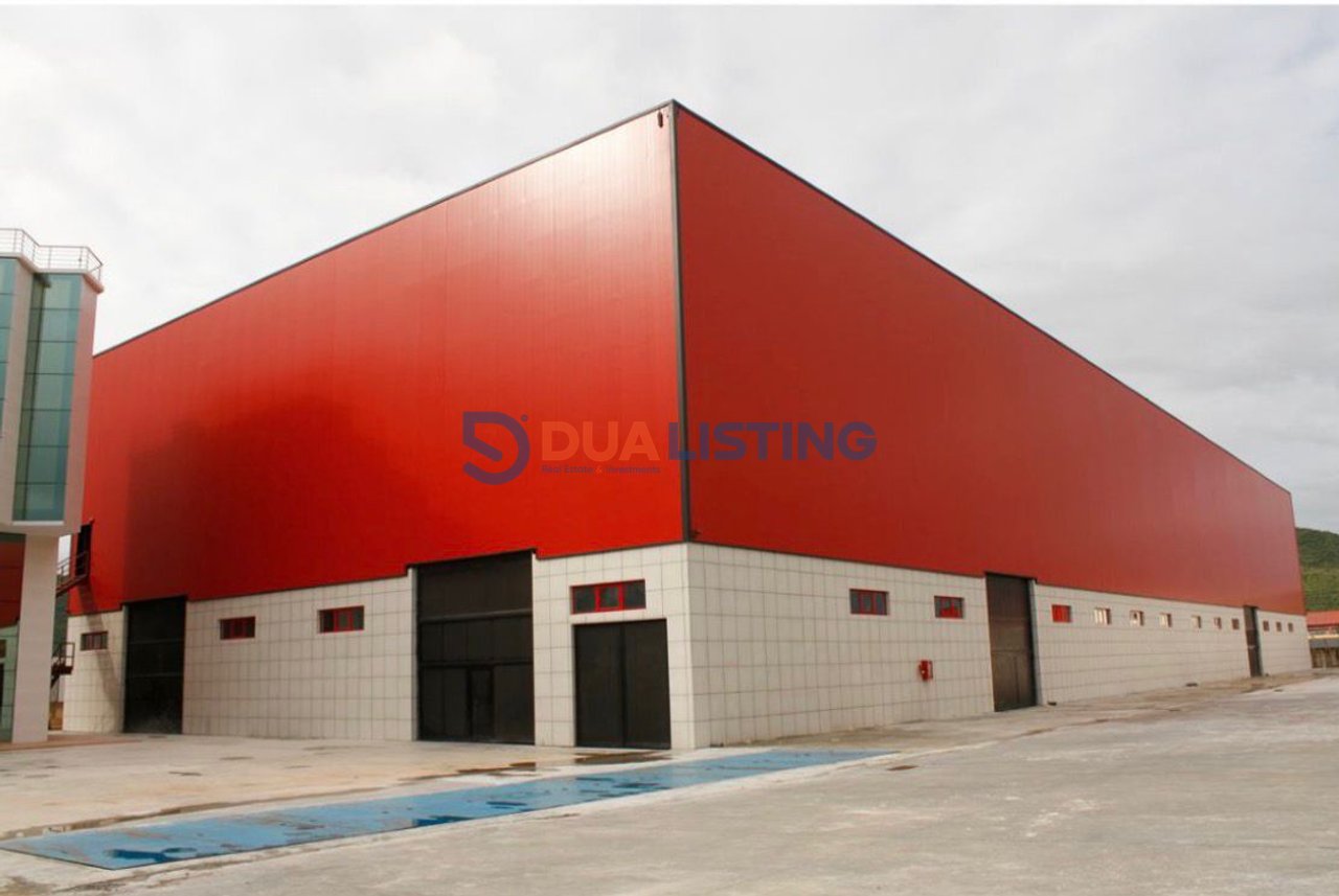 Capannone in affitto 3000 m² – Vaqarr!