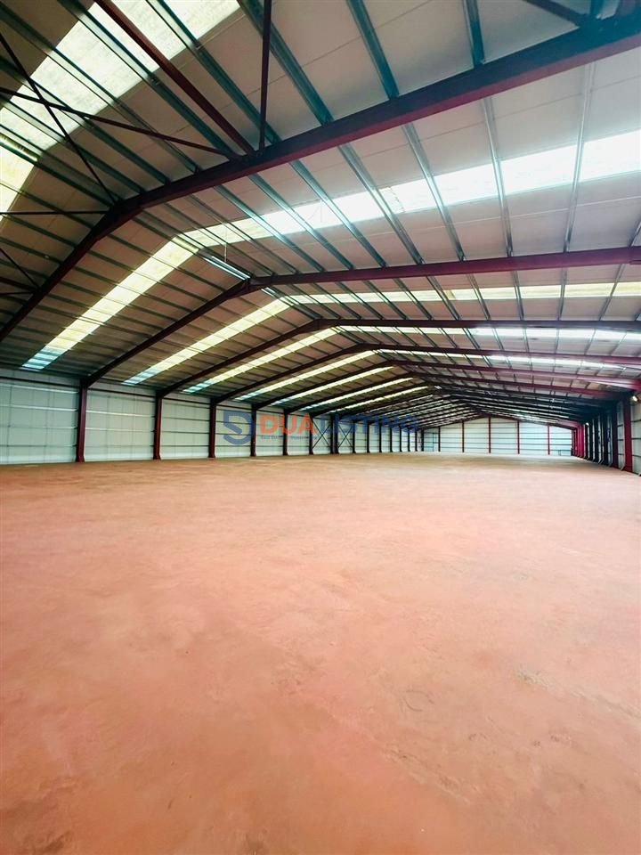 Capannone in affitto 3000 m² – Vaqarr!