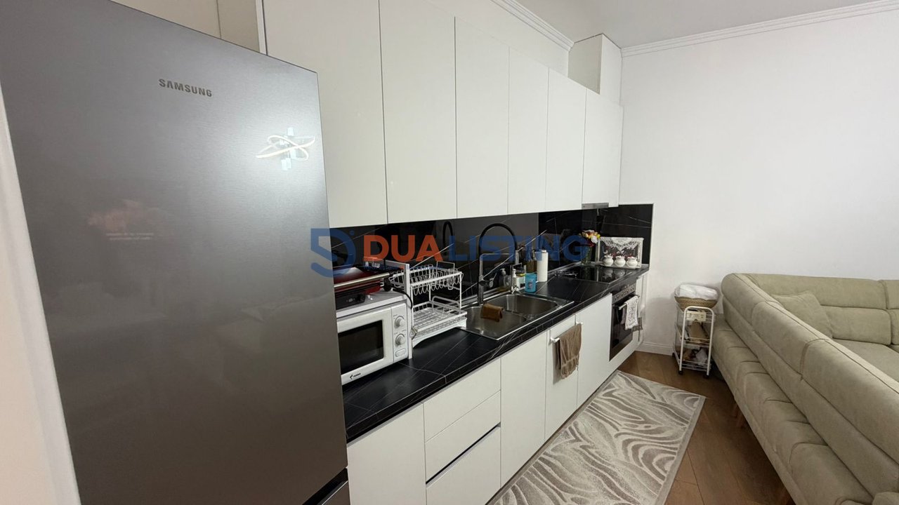 Shitet apartament 2+1 në zonën e Freskut.