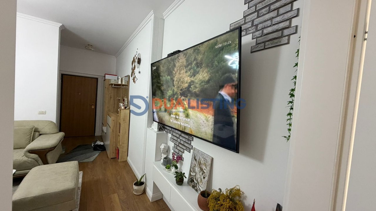 Shitet apartament 2+1 në zonën e Freskut.