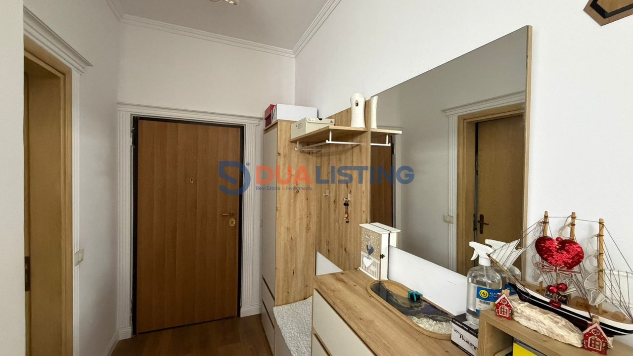 Shitet apartament 2+1 në zonën e Freskut.