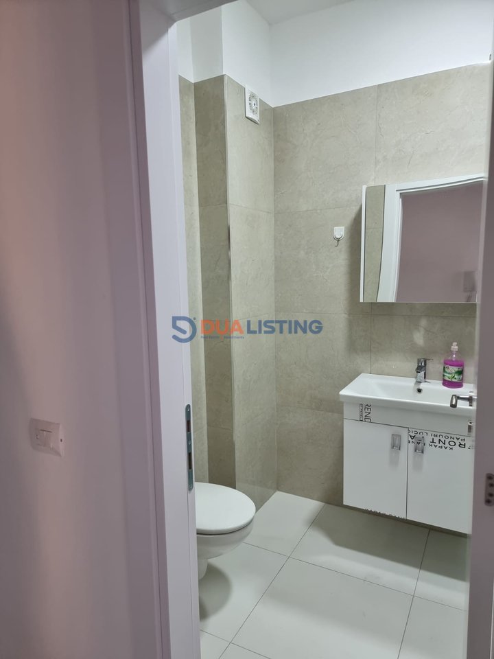 Appartamento moderno 1+1+Posto Auto vicino al Comune di Parigi!