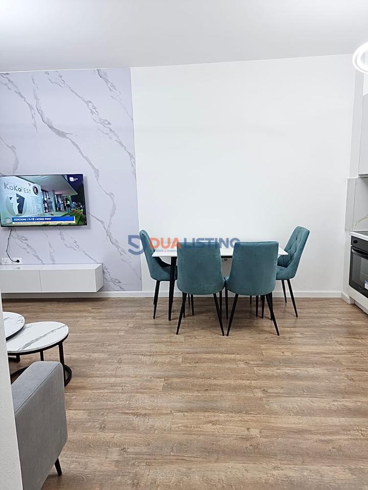 Appartamento moderno 1+1+Posto Auto vicino al Comune di Parigi!