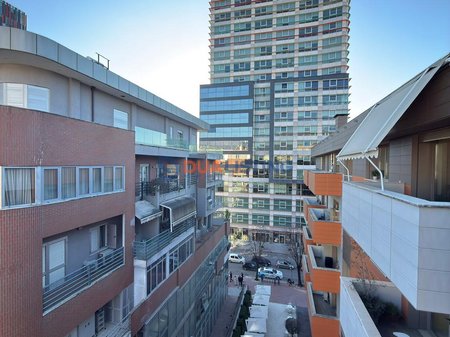 Shitet Apartament 3+1+2 + Verandë + Post Parkimi

📍 Pranë Coin, Rruga “Themistokli Germenji”