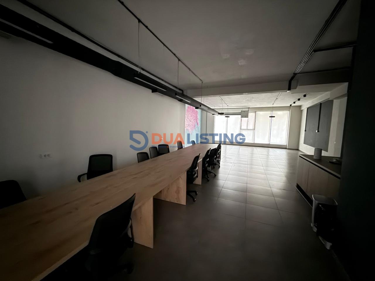 Ambient për zyra me qera – Astir