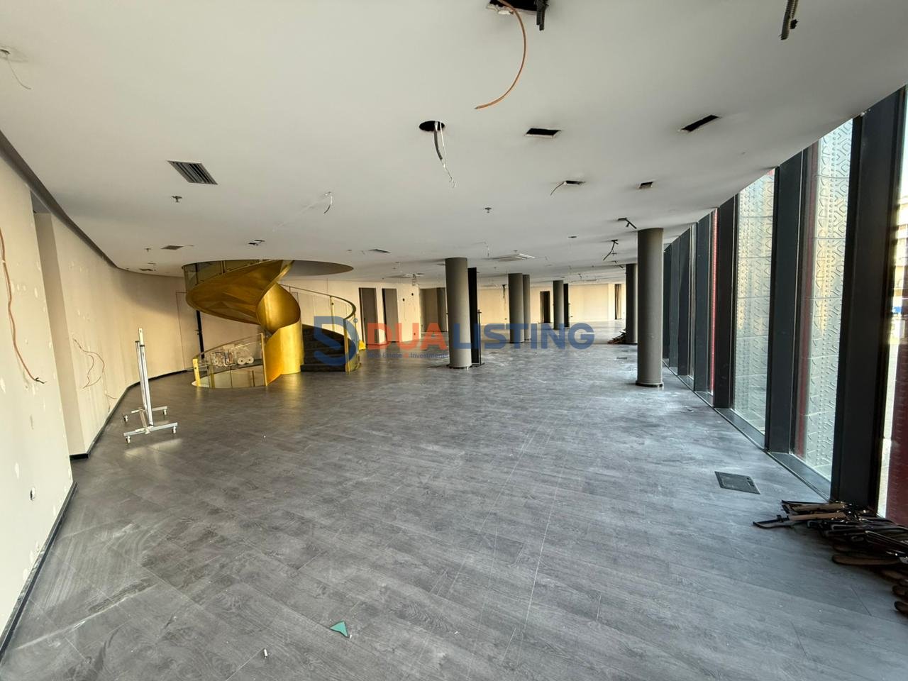 🏢 Ambient Zyrash me Qira – Air Albania