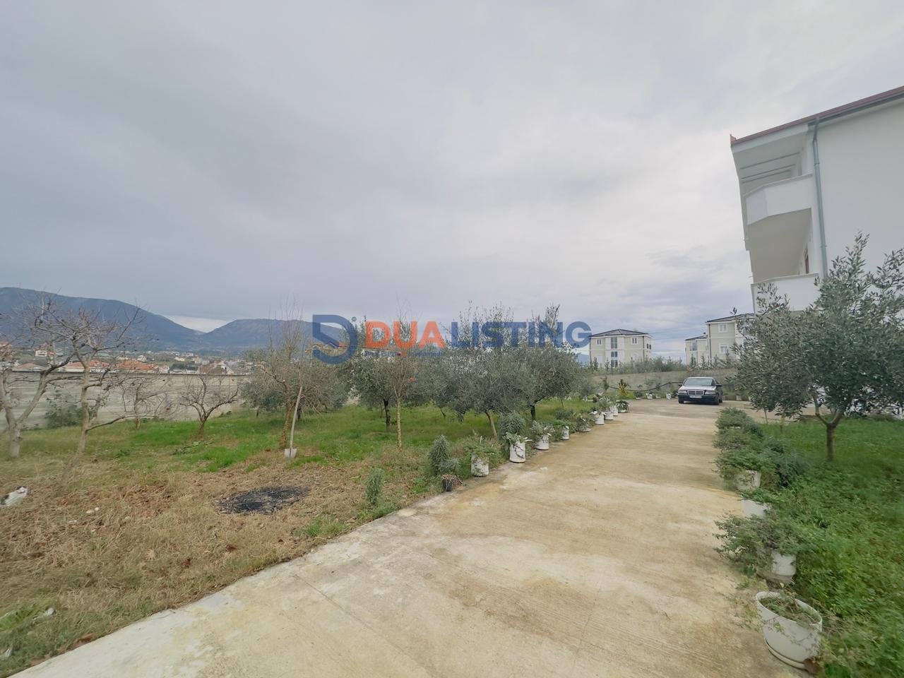 🏡 Jepet me Qira Vilë 3-Katëshe

📍 Mjull Bathore (pranë Akacia)