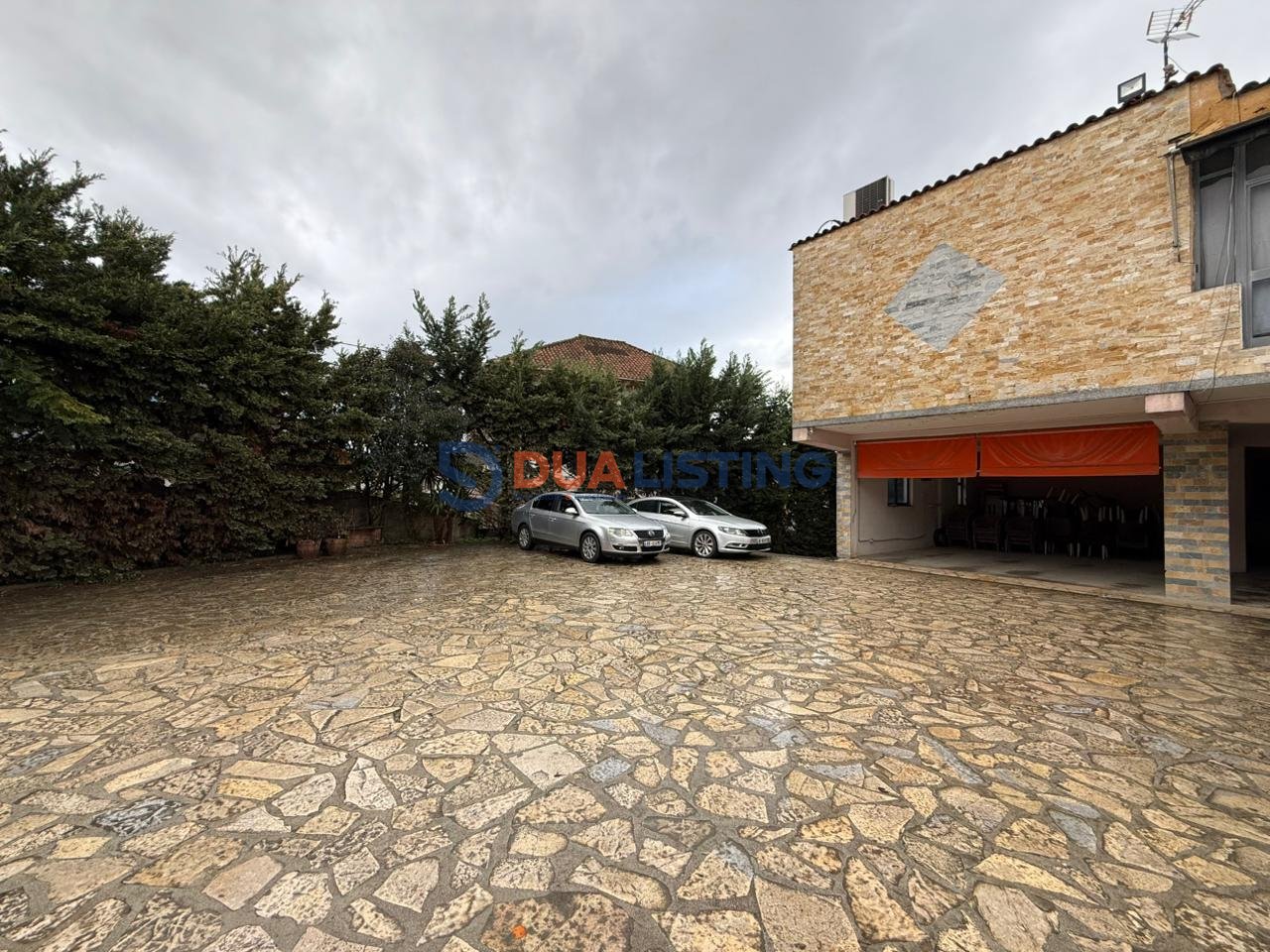 Business Premises for Rent – Kombinat, Sharrë