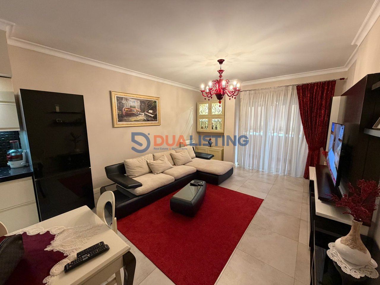 Apartament 2+1 per qira tek Komuna e Parisit!