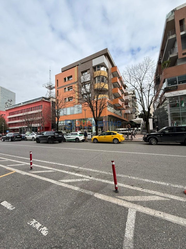 Jepet me Qera Ambient Zyrash në Zonë Elitare – Përballë Coin, Tiranë