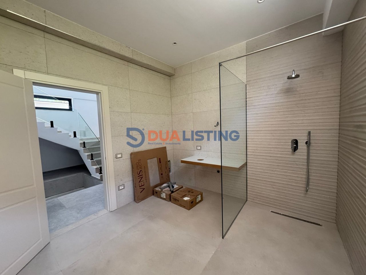 VILLA INDIVIDUALE APPENA COMPLETATA CON PISCINA IN AFFITTO A TEG!