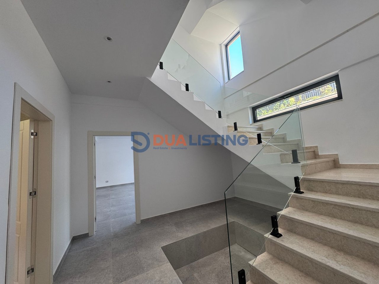 VILLA INDIVIDUALE APPENA COMPLETATA CON PISCINA IN AFFITTO A TEG!