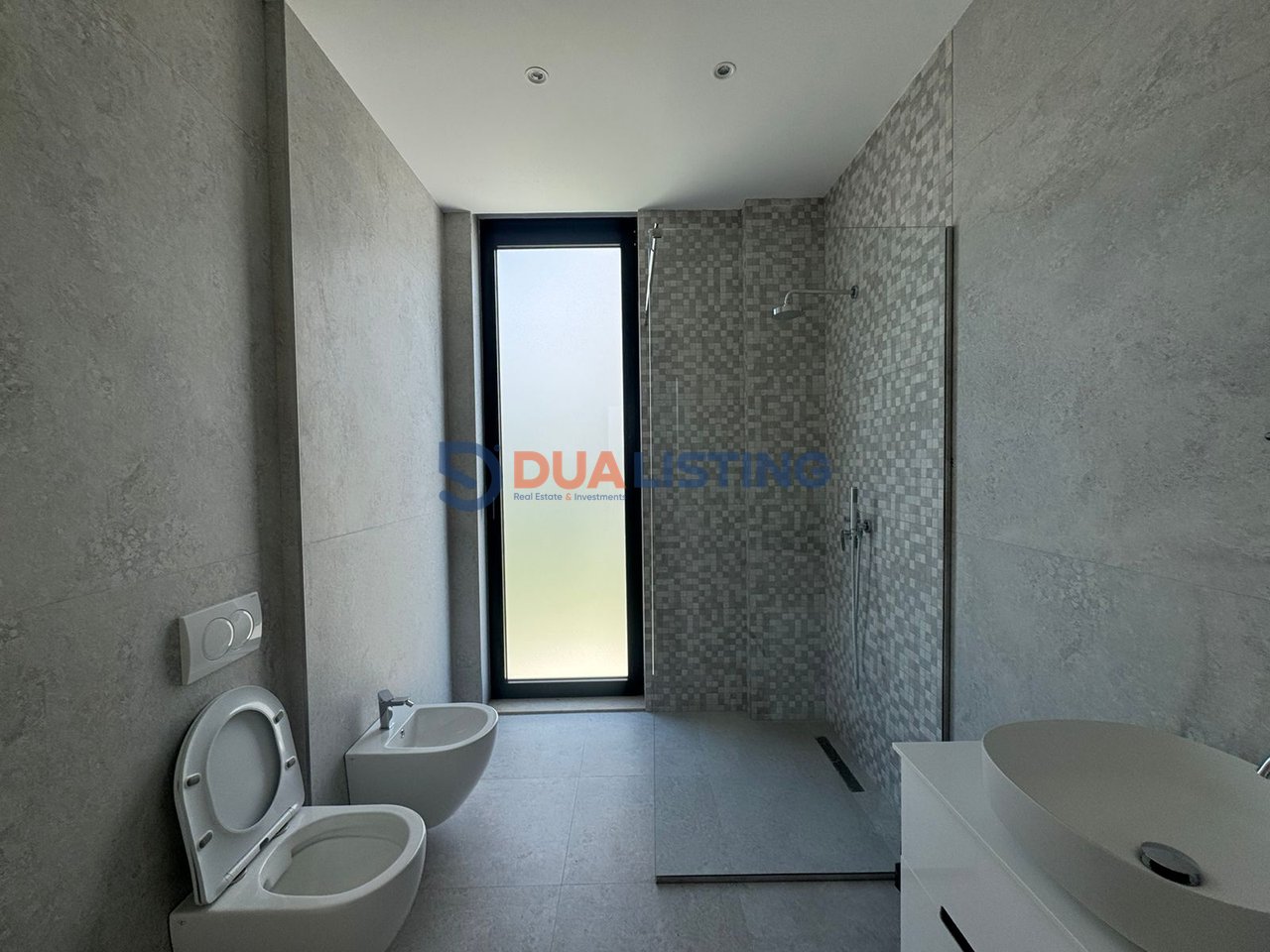 VILLA INDIVIDUALE APPENA COMPLETATA CON PISCINA IN AFFITTO A TEG!