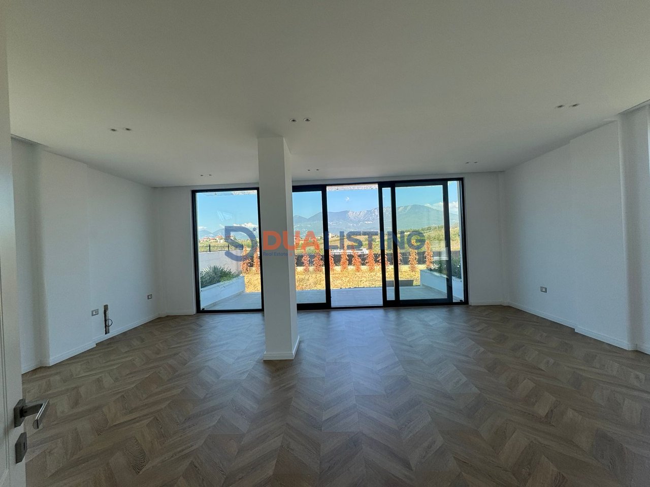 VILLA INDIVIDUALE APPENA COMPLETATA CON PISCINA IN AFFITTO A TEG!