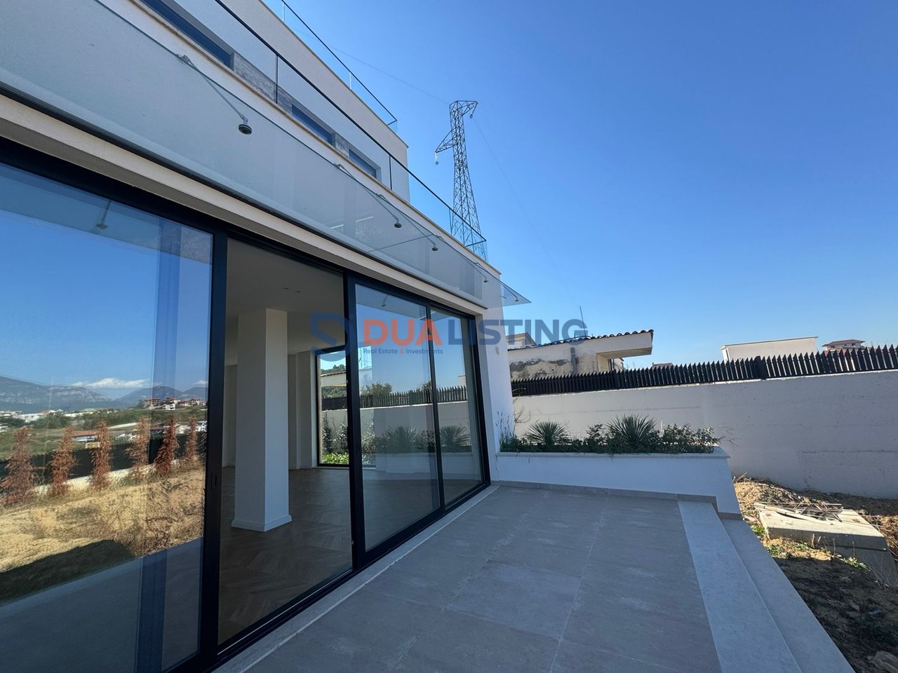 VILLA INDIVIDUALE APPENA COMPLETATA CON PISCINA IN AFFITTO A TEG!