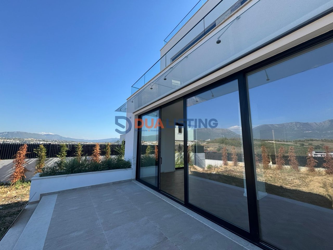 VILLA INDIVIDUALE APPENA COMPLETATA CON PISCINA IN AFFITTO A TEG!