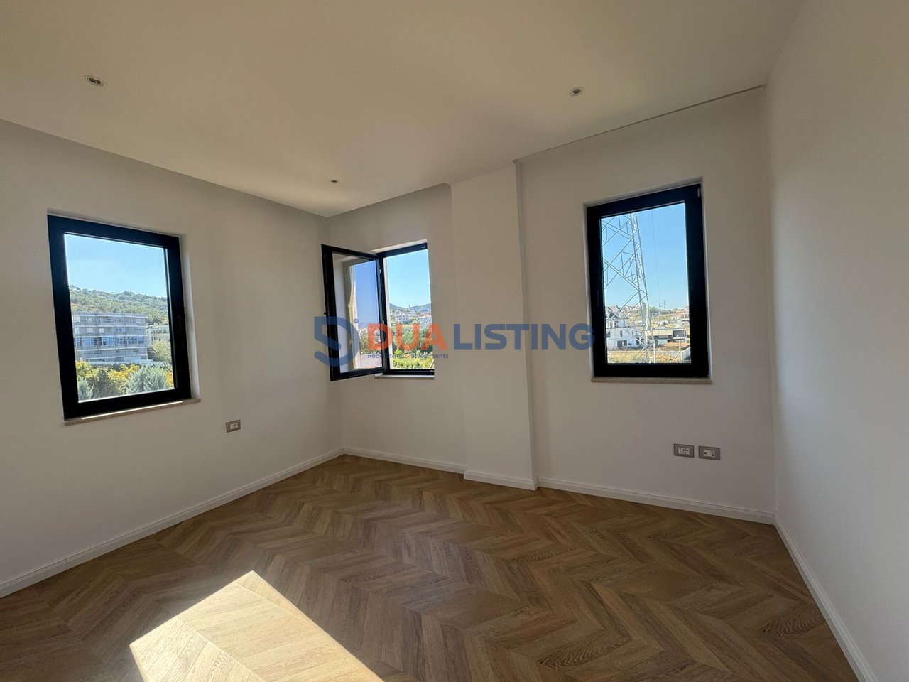 VILLA INDIVIDUALE APPENA COMPLETATA CON PISCINA IN AFFITTO A TEG!