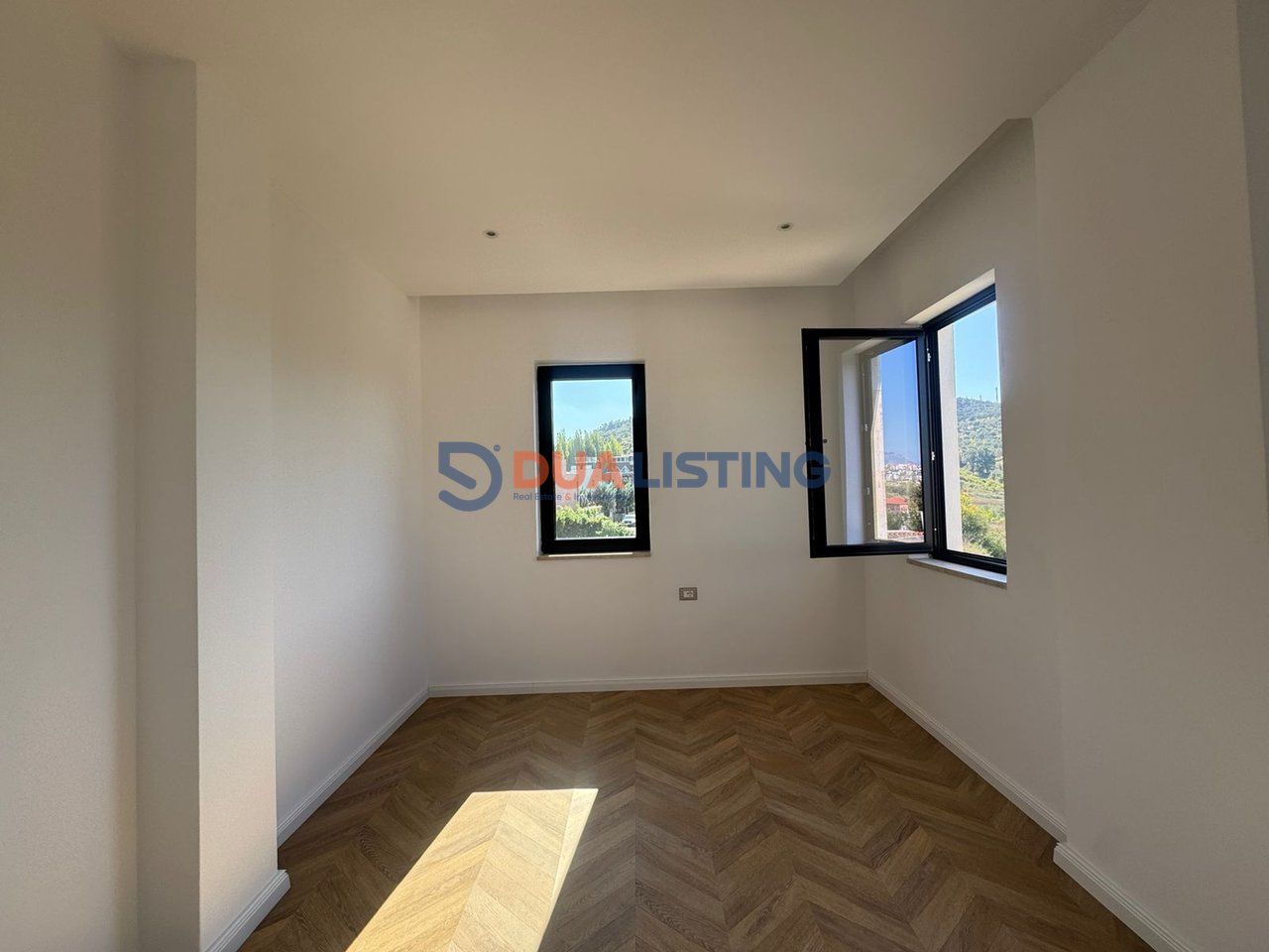 VILLA INDIVIDUALE APPENA COMPLETATA CON PISCINA IN AFFITTO A TEG!