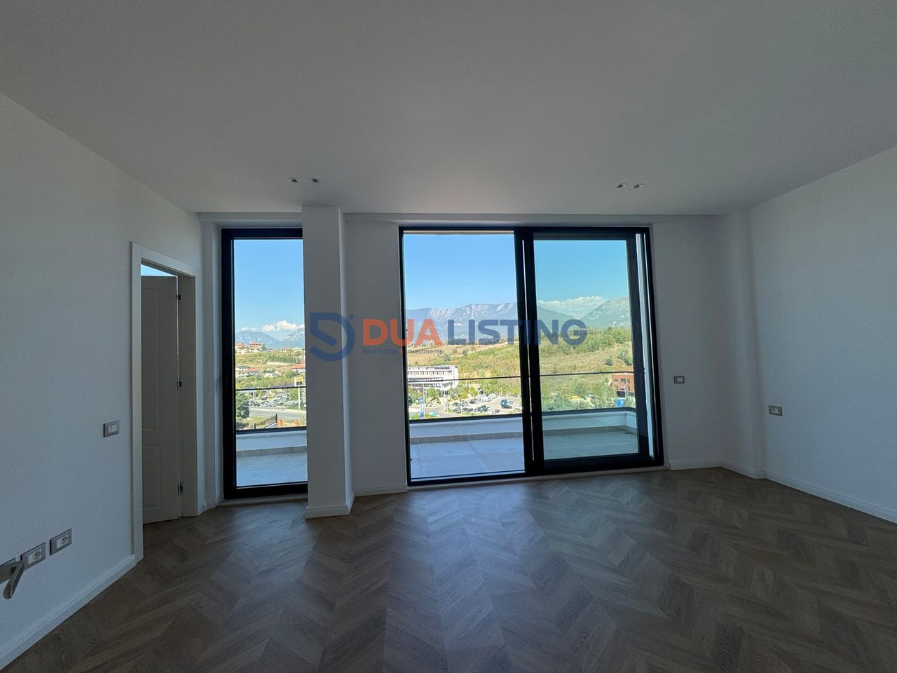 VILLA INDIVIDUALE APPENA COMPLETATA CON PISCINA IN AFFITTO A TEG!