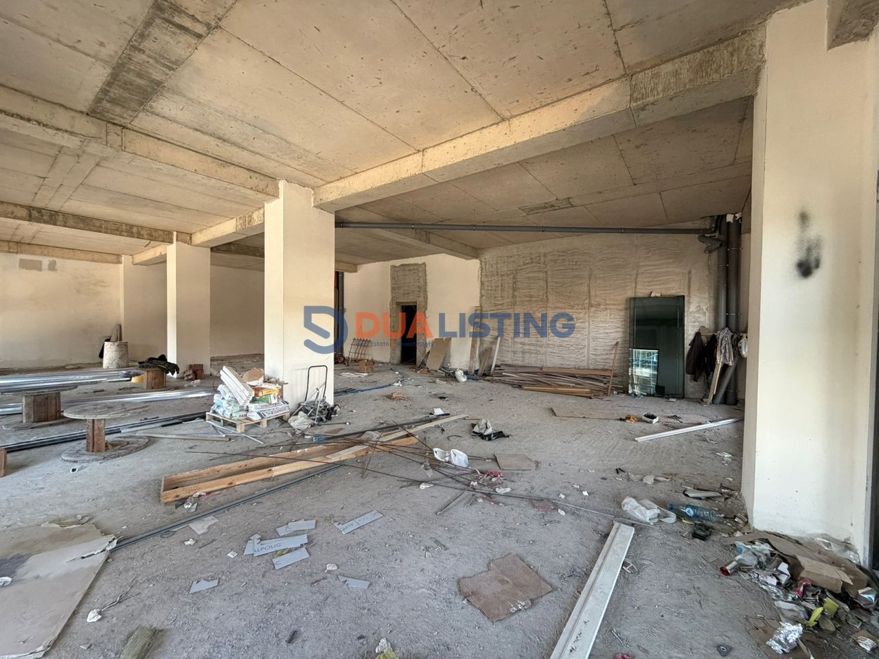 Business premises for rent on 📍Kavaja Street, Square 21 Complex!