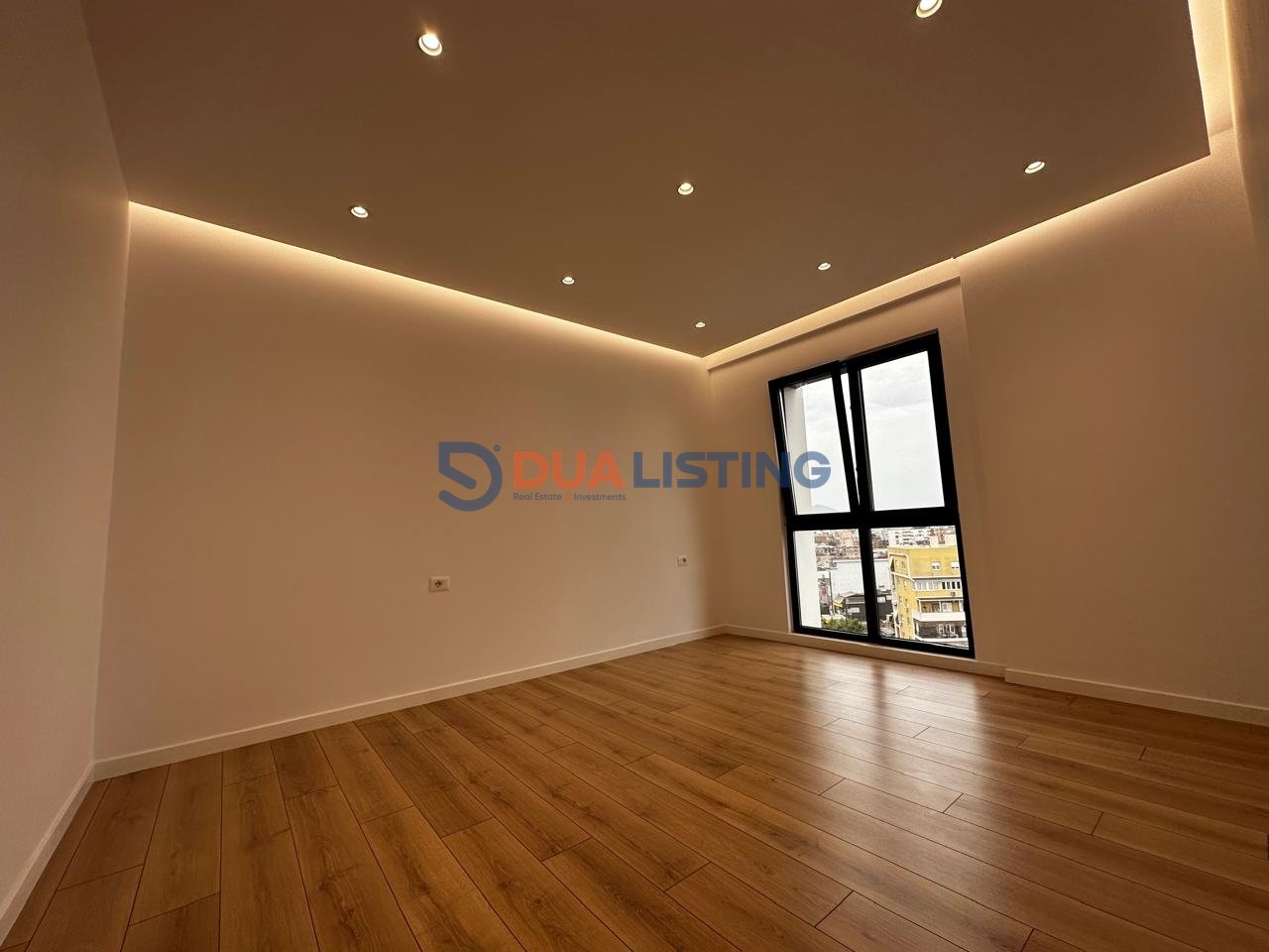 We rent an apartment suitable for offices at the Arlis Complex!