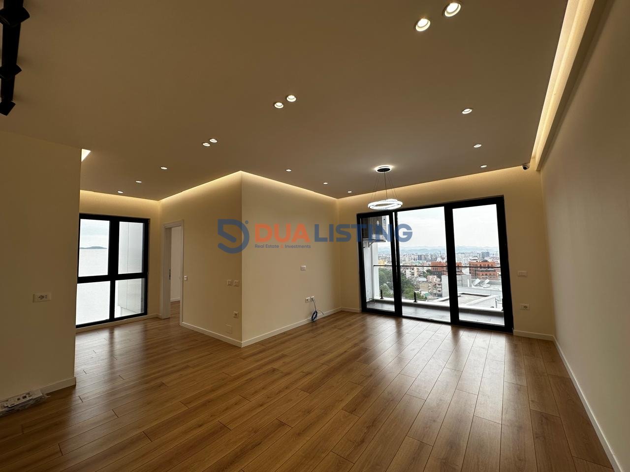 We rent an apartment suitable for offices at the Arlis Complex!