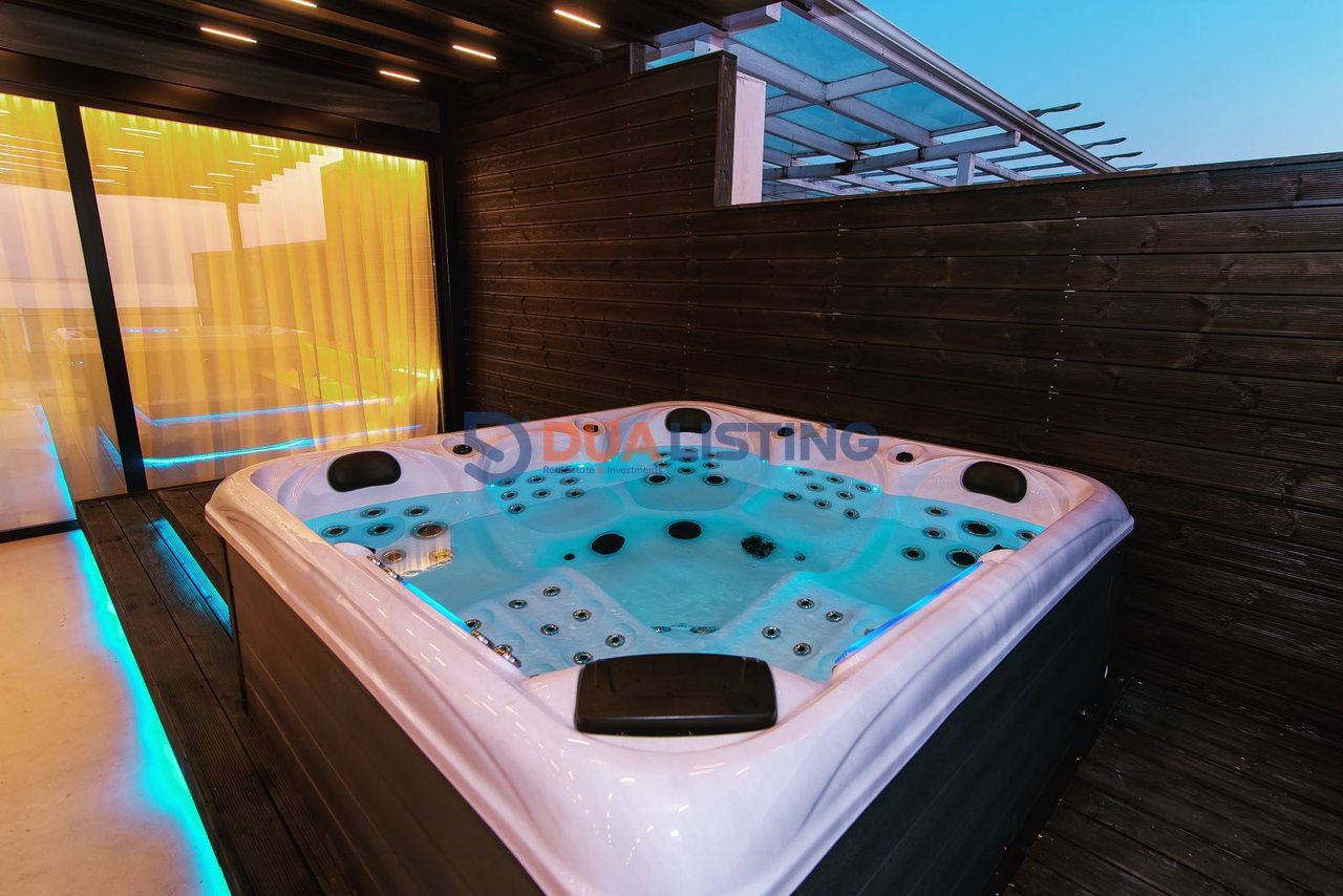 Shesim Penthouse Ikonik me Verandë Panoramike , Vlore 
Jetë Luksi mbi Detin Jon, Vlorë