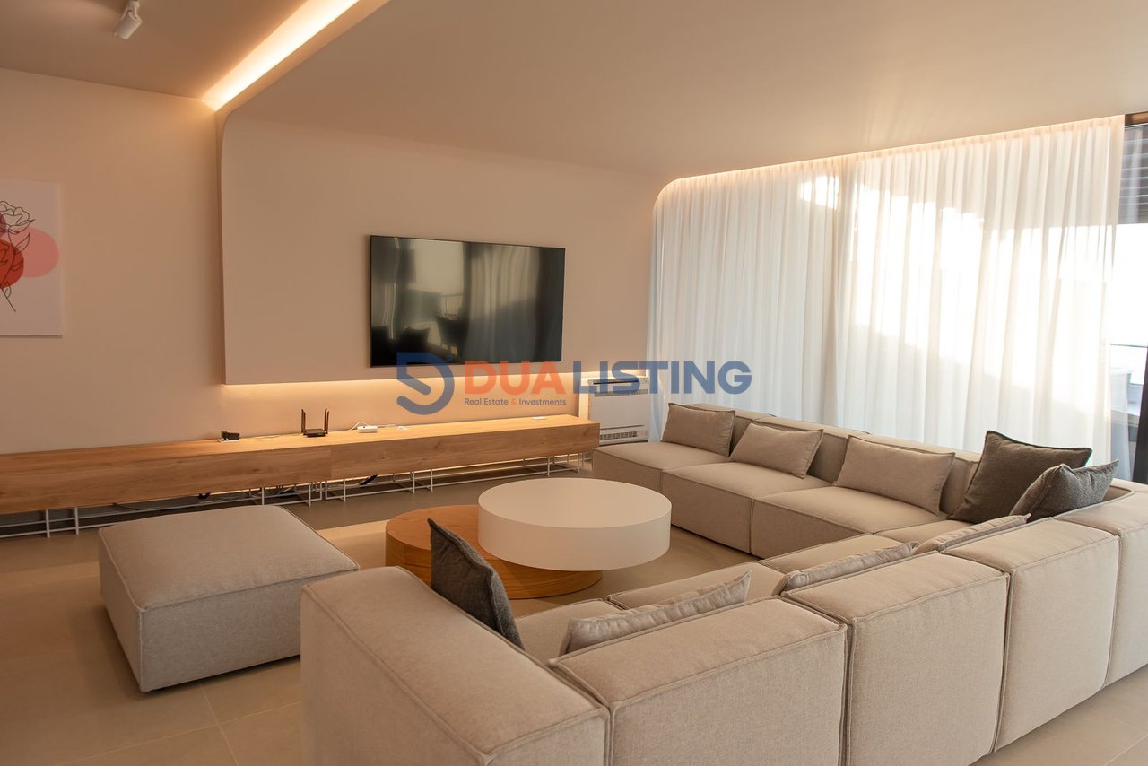 Shesim Penthouse Ikonik me Verandë Panoramike , Vlore 
Jetë Luksi mbi Detin Jon, Vlorë