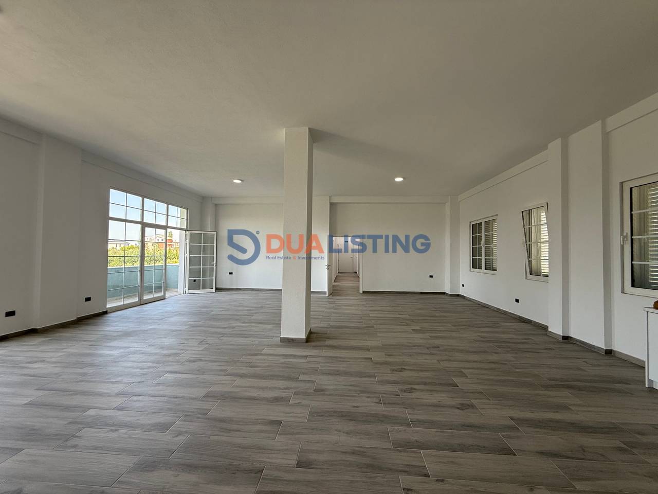 We rent a 4+1 apartment for residence or office in Paskuqan!