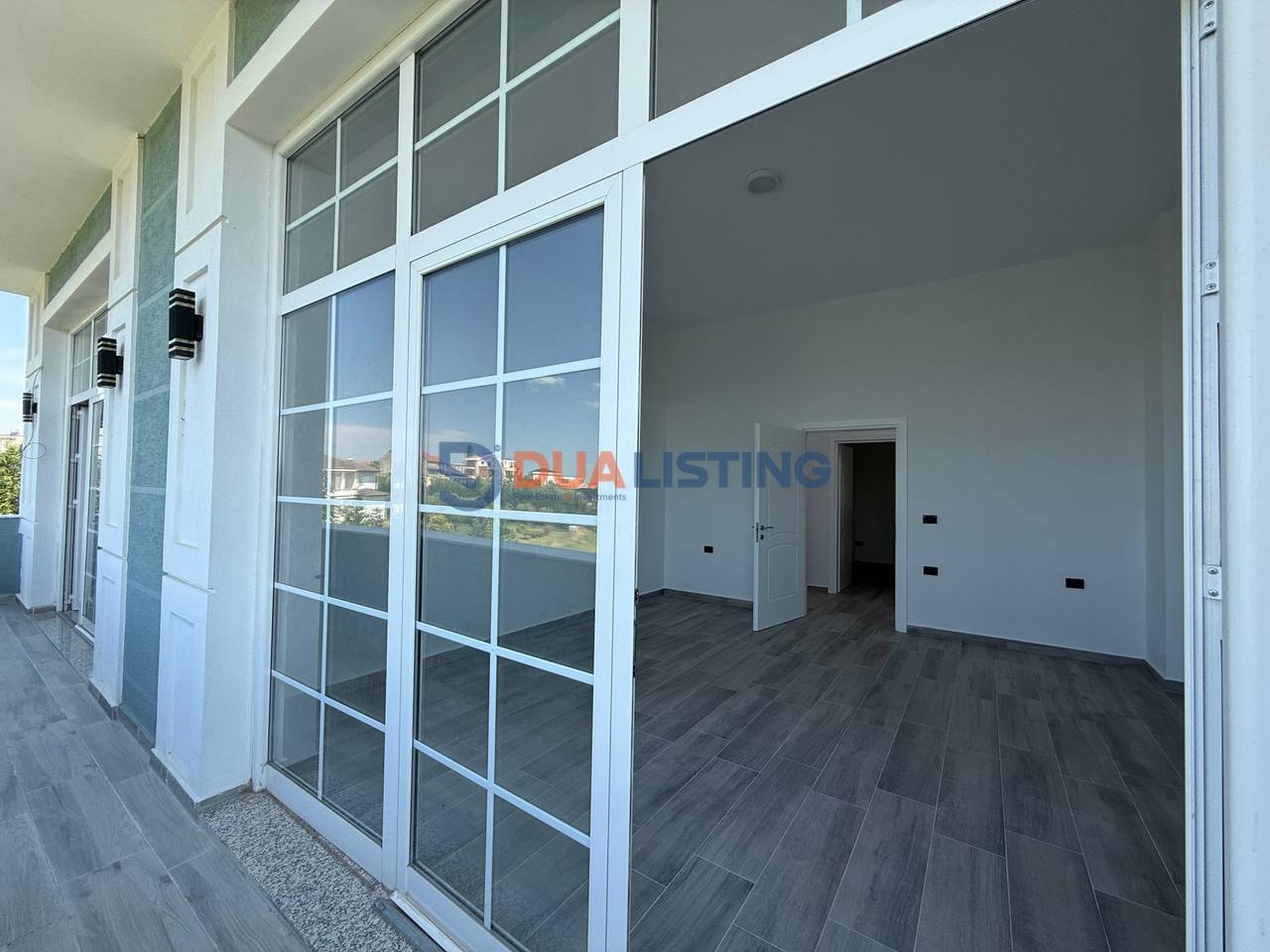 We rent a 4+1 apartment for residence or office in Paskuqan!