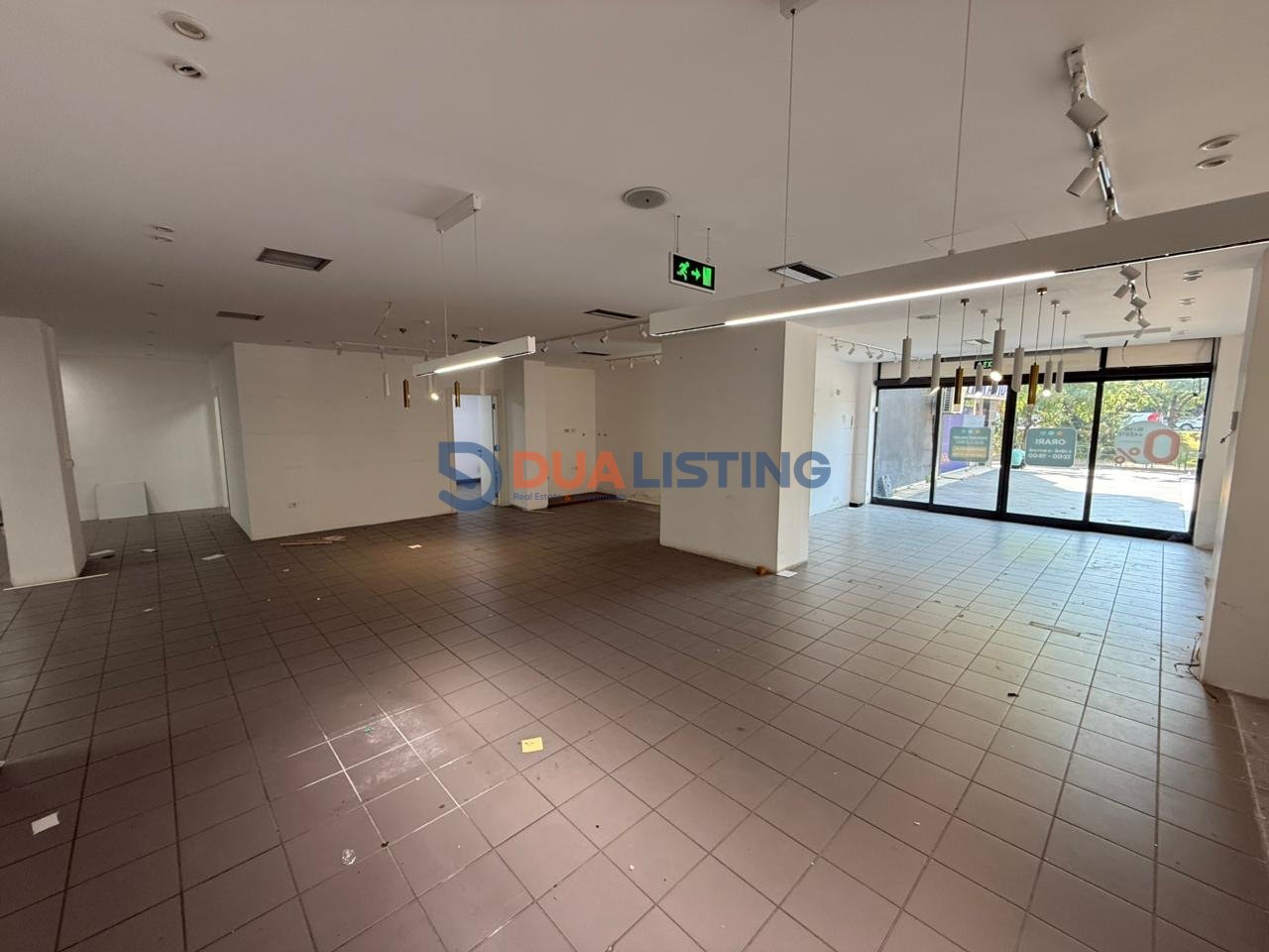 🏢 Commercial Space for Sale 550 m²
📍 Boulevard “Joan of Arc”, Tirana