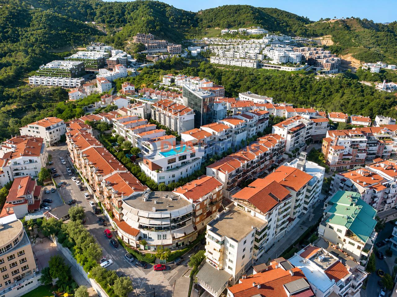 Vilë Luksoze me Pishinë për Qira – Rezidenca "Kodra e Diellit 1"