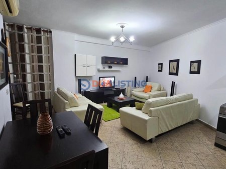 🏡 Affitto | Appartamento 2+1
📍 Via Barrikadave, Tirana