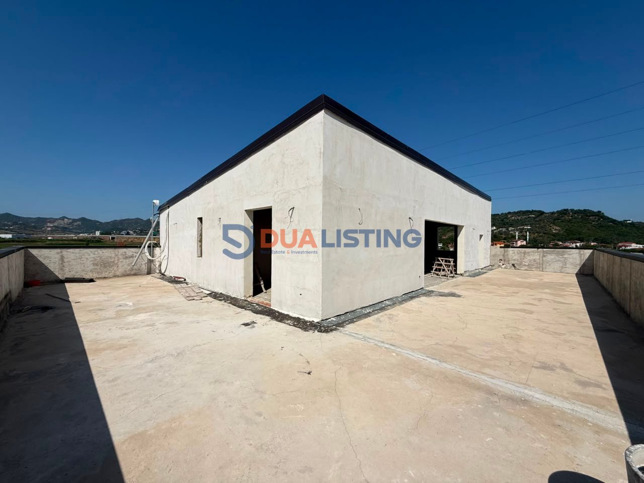 🏢 VENDESI COMMERCIALE IN VENDITA – SUPER INVESTIMENTO A BERXULLË
📍 Berxullë – Autostrada di Rinas
1.250 m² spazio commerciale | 3.600 m² terreno | Accesso diretto all'autostrada