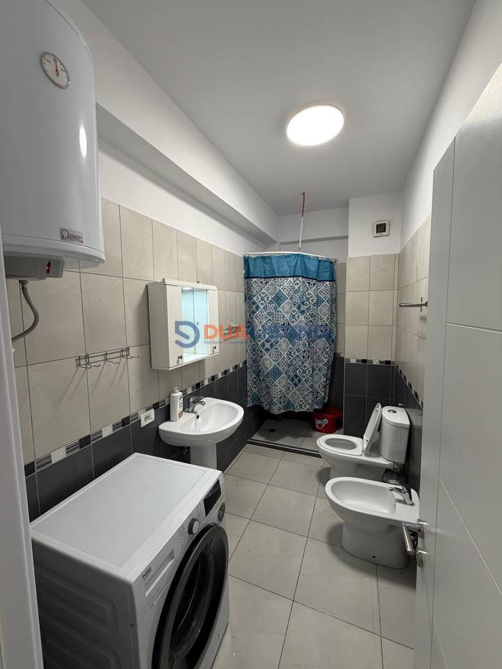 Ofrojme me qira Apartament 2+1 te Kompleksi Golden Park , Perballe Amerikan 3